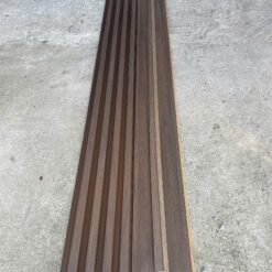 Tấm Ốp Tường Trần Ngoài Trời Hai Lớp Phủ ASA GD10016 - Ốp tường trần gỗ nhựa cao cấp 27 Tam Op 2 Lop Phu Asa Gd11016 Op Tuong Tran Ngoai Troi 13 Scaled