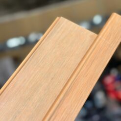 Tấm Ốp Tường Trần Ngoài Trời Hai Lớp Phủ ASA GD10016 - Ốp tường trần gỗ nhựa cao cấp 17 Tam Op 2 Lop Phu Asa Gd11016 Op Tuong Tran Ngoai Troi 3 Scaled