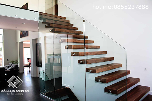 Cầu thang nhựa composite vân gỗ cổ điển