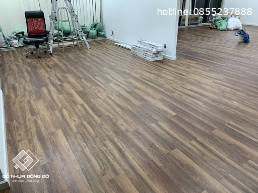 Sàn nhựa bóc dán – Giải pháp tiết kiệm chi phí cho xây dựng và trang trí nội thất 8 Khách Hàng Lựa Chọn Sàn Nhựa Bóc Dán Đông Đô