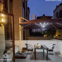 Dù lệch tâm có đèn led - ô che lệch tâm sân vườn 25 Du Che Lech Tam 1