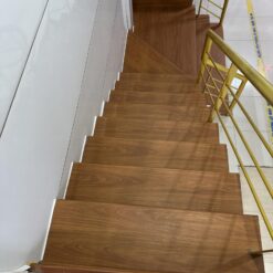 Mặt bậc cầu thang gỗ nhựa SPC nội thất 11 Mat Bac Cau Thang Go Nhua Noi That 2