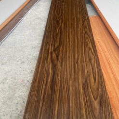 Bậc cầu thang gỗ nhựa SPC nội thất màu walnut 14 Mat Cau Thang Walnut 2